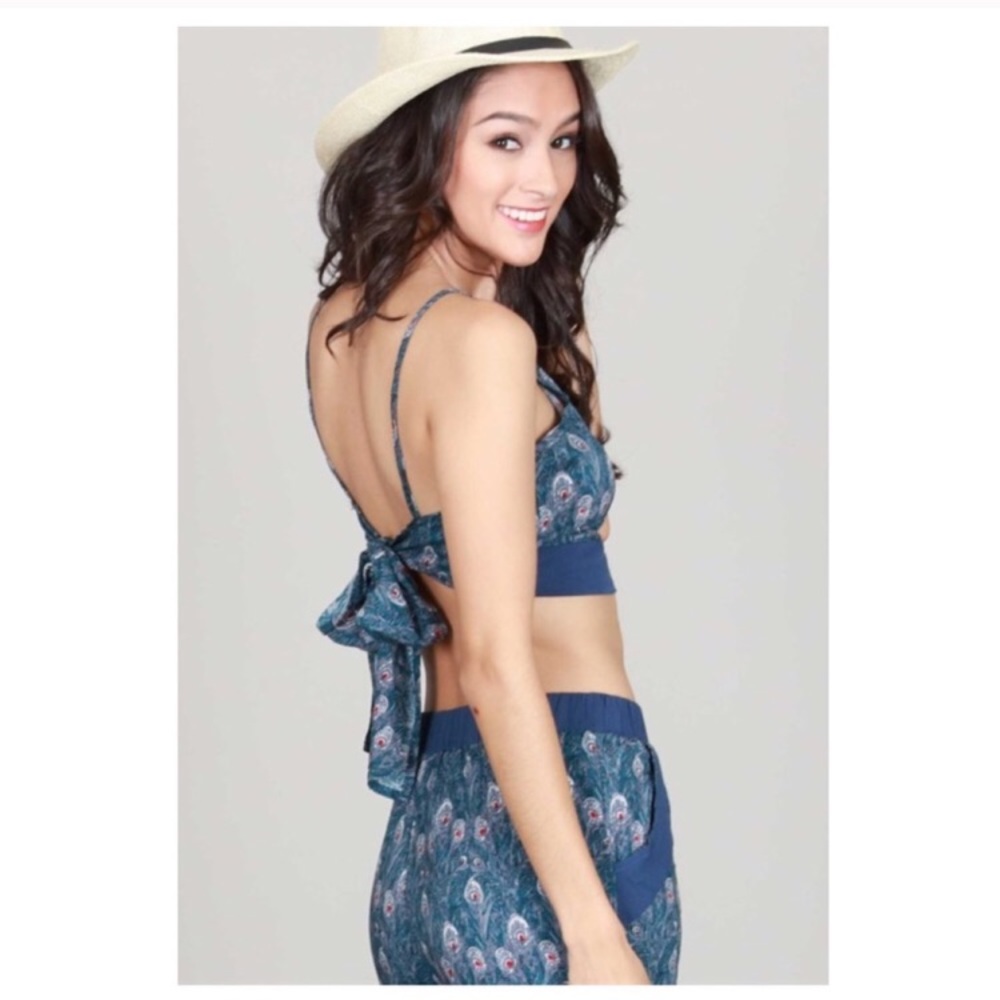 POL Peacock Teal Blue Square Neck Spaghetti Strap Tie Back Cropped Top